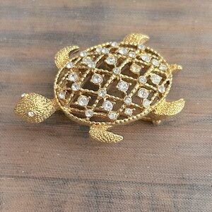 Vintage Napier Gold Turtle Brooch with Crystals‎